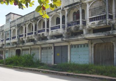 rundown_buildings